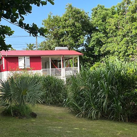 Grand Bungalow Avec Piscine Et Vue Mer Bouillante Esterno foto